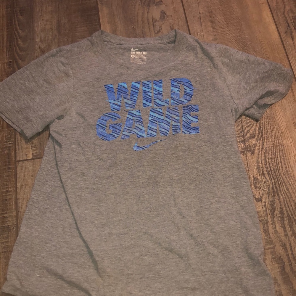 nike tee shirt